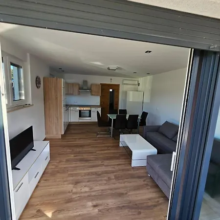 Mara 2s Apartment *